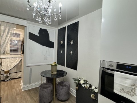 1-к квартира, 14/16 эт., 42м²