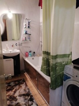 2-к квартира, 2/5 эт., 63м²