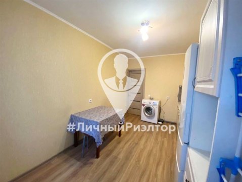 2-к квартира, 4/10 эт., 52м²