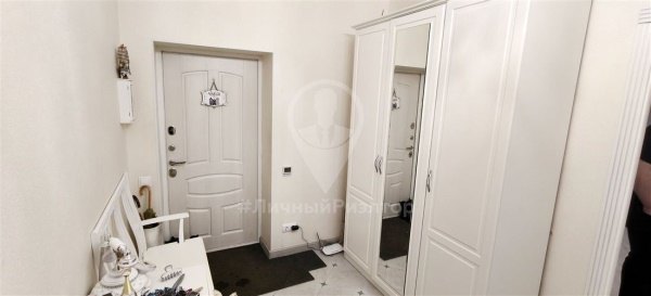 3-к квартира, 1/2 эт., 66м²